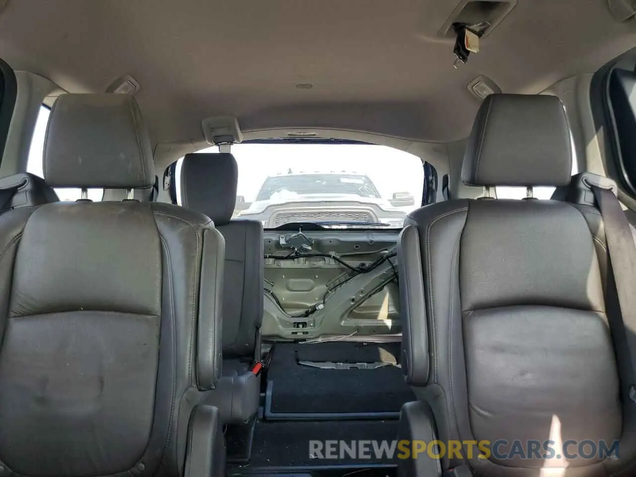 10 Photograph of a damaged car 5FNRL6H79KB030881 HONDA All Models 2019