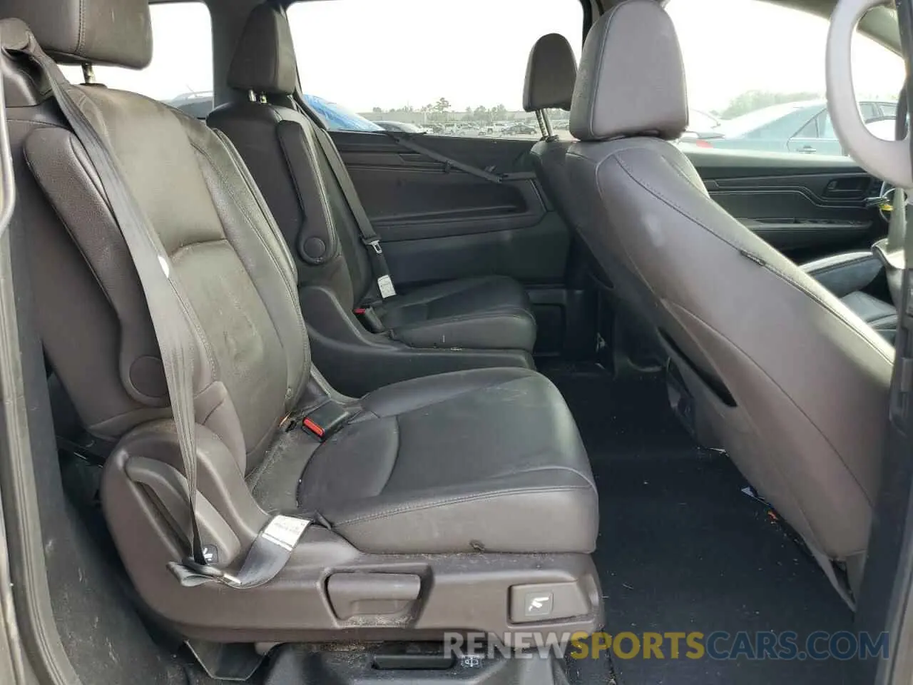 12 Photograph of a damaged car 5FNRL6H79KB030881 HONDA All Models 2019