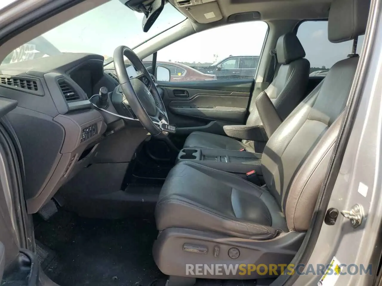 7 Photograph of a damaged car 5FNRL6H79KB030881 HONDA All Models 2019