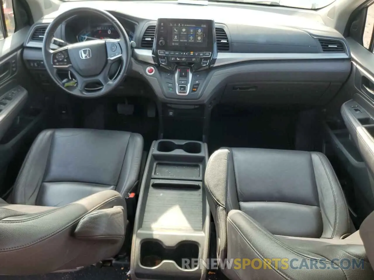 8 Photograph of a damaged car 5FNRL6H79KB030881 HONDA All Models 2019
