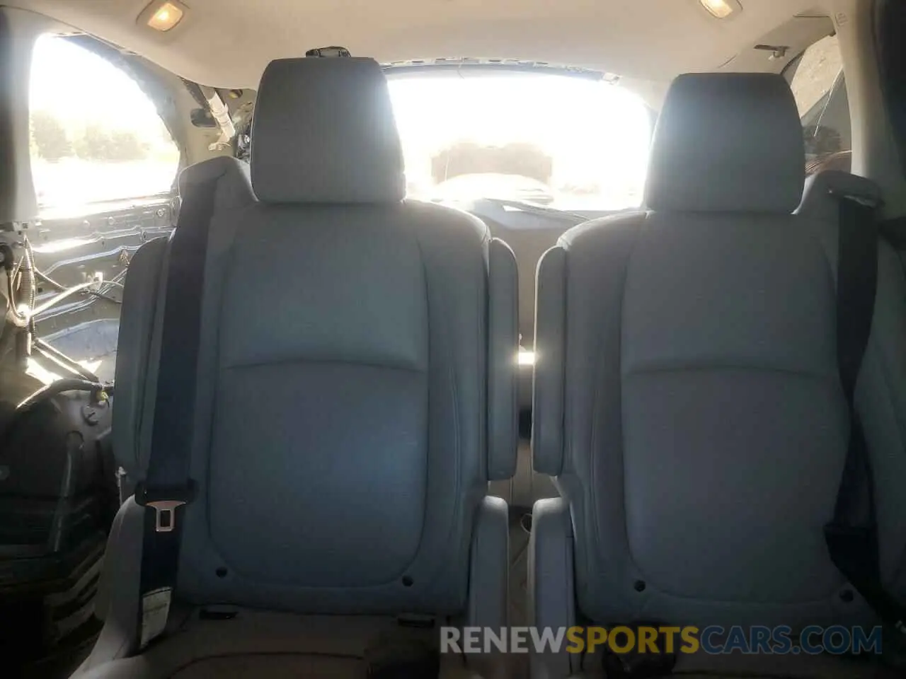 10 Photograph of a damaged car 5FNRL6H79KB045249 HONDA All Models 2019