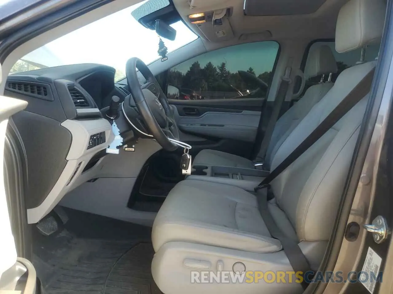 7 Photograph of a damaged car 5FNRL6H79KB045249 HONDA All Models 2019