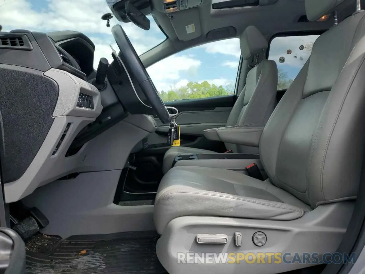 7 Photograph of a damaged car 5FNRL6H79KB062391 HONDA All Models 2019