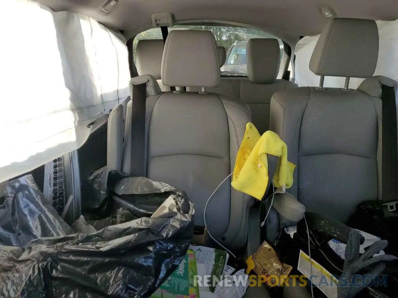10 Photograph of a damaged car 5FNRL6H7XKB038682 HONDA All Models 2019