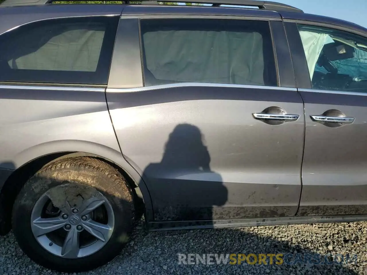 11 Photograph of a damaged car 5FNRL6H7XKB038682 HONDA All Models 2019