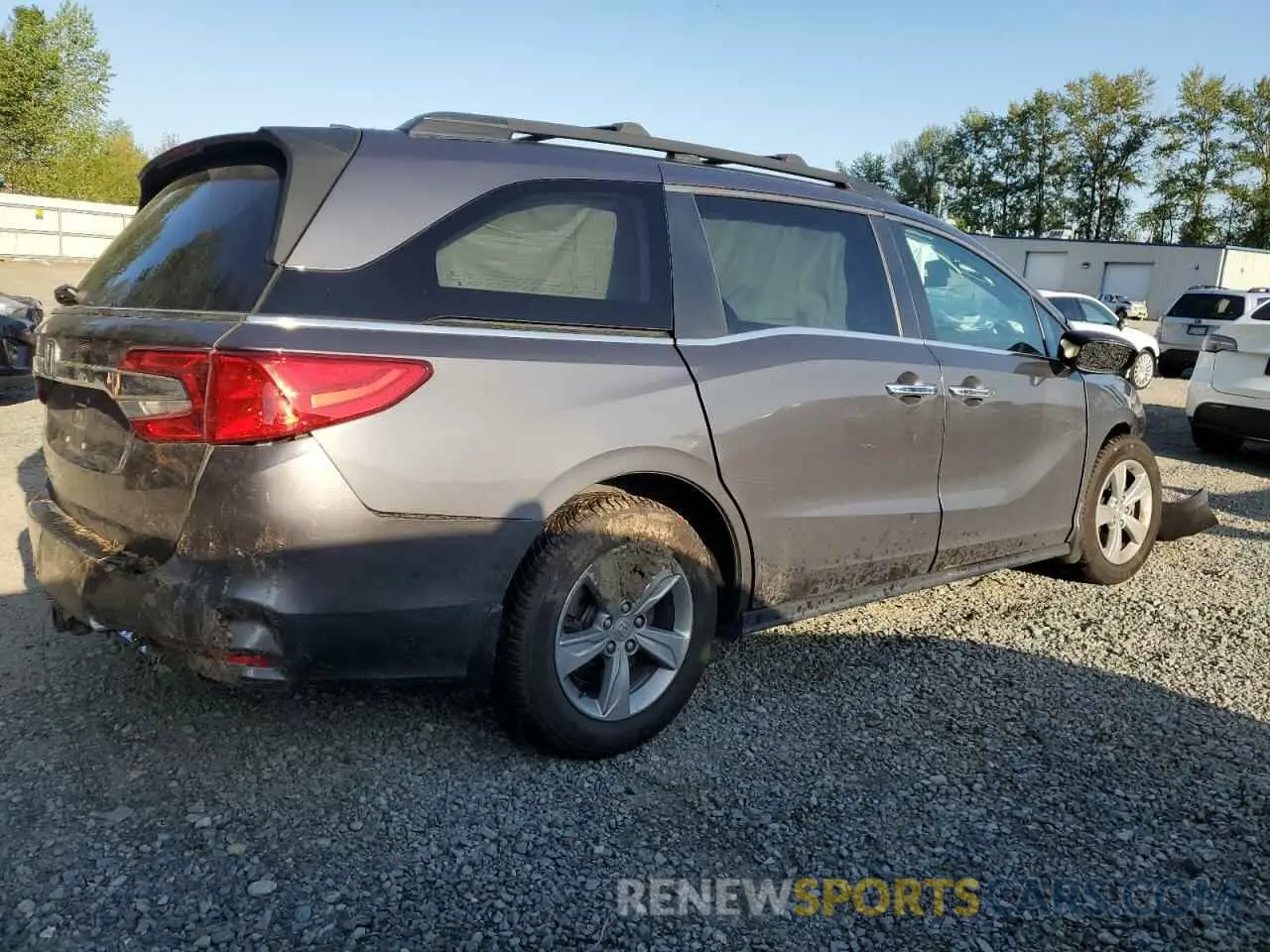 3 Photograph of a damaged car 5FNRL6H7XKB038682 HONDA All Models 2019