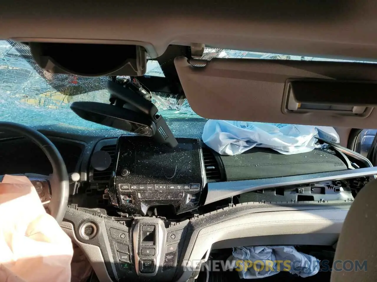 8 Photograph of a damaged car 5FNRL6H7XKB038682 HONDA All Models 2019