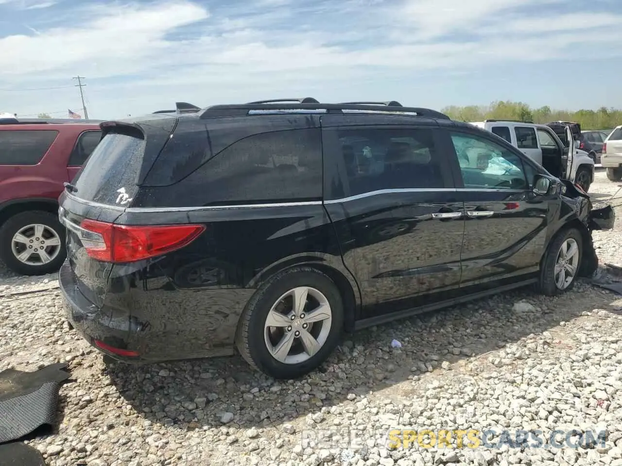 3 Photograph of a damaged car 5FNRL6H7XKB057328 HONDA All Models 2019