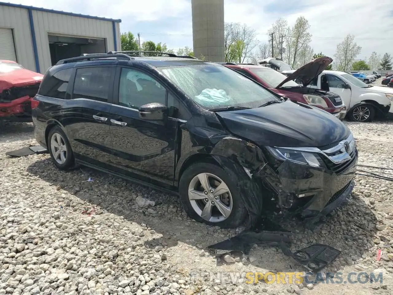 4 Photograph of a damaged car 5FNRL6H7XKB057328 HONDA All Models 2019