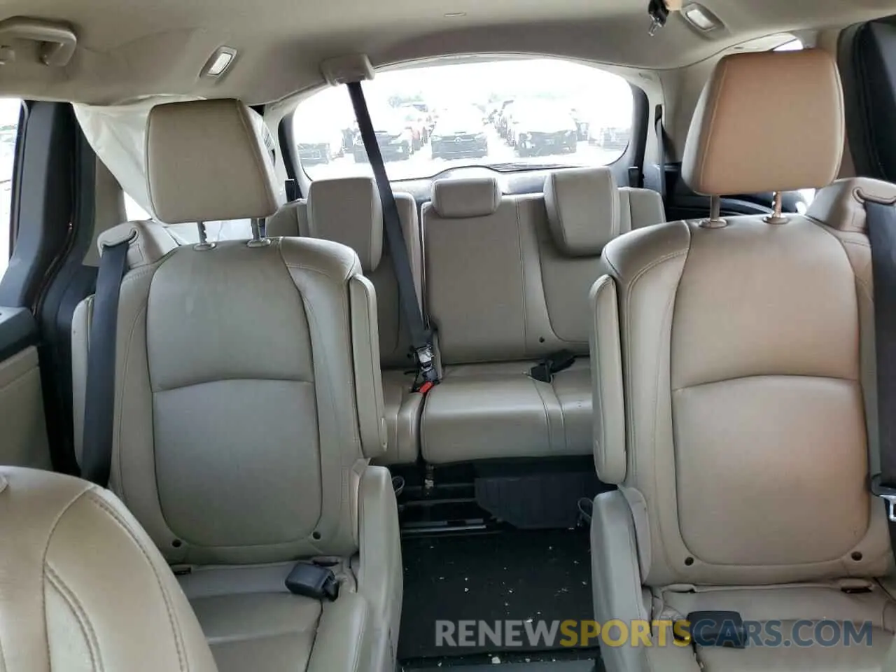 10 Photograph of a damaged car 5FNRL6H7XKB062710 HONDA All Models 2019