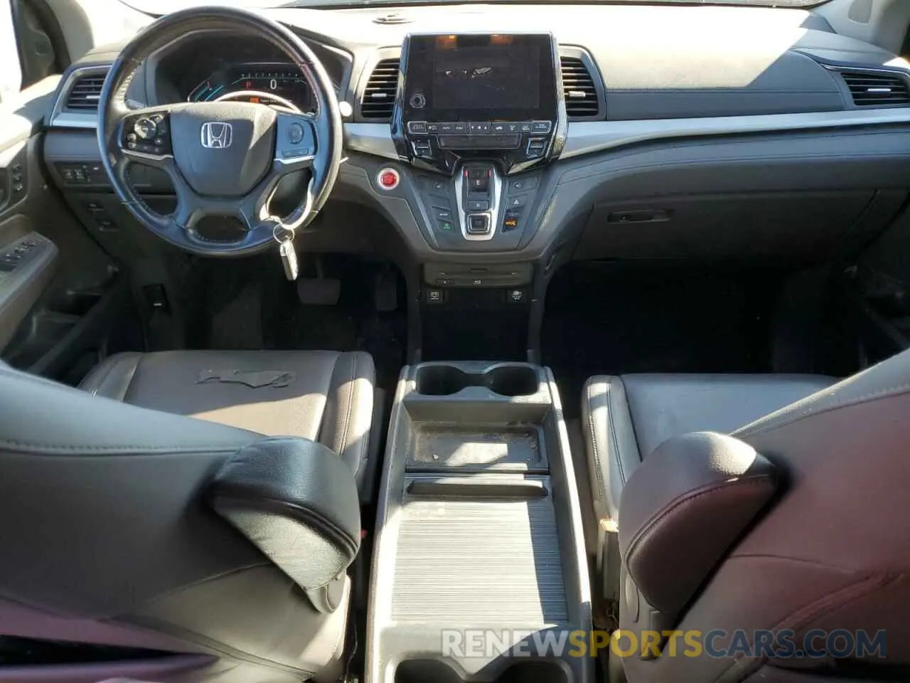 8 Photograph of a damaged car 5FNRL6H7XKB066983 HONDA All Models 2019