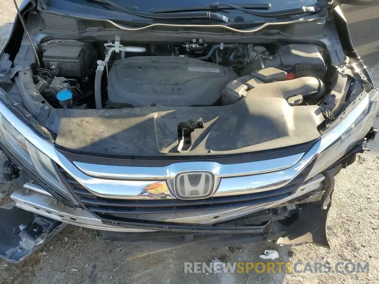 12 Photograph of a damaged car 5FNRL6H7XKB097179 HONDA All Models 2019