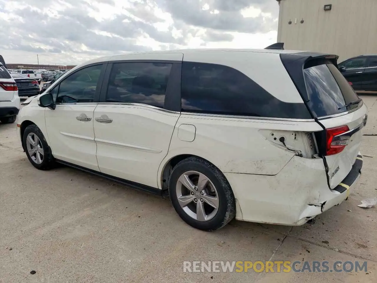 2 Photograph of a damaged car 5FNRL6H7XKB120637 HONDA All Models 2019