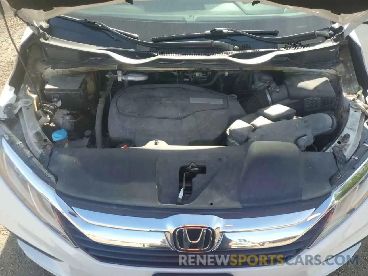 12 Photograph of a damaged car 5FNRL6H48LB501832 HONDA All Models 2020