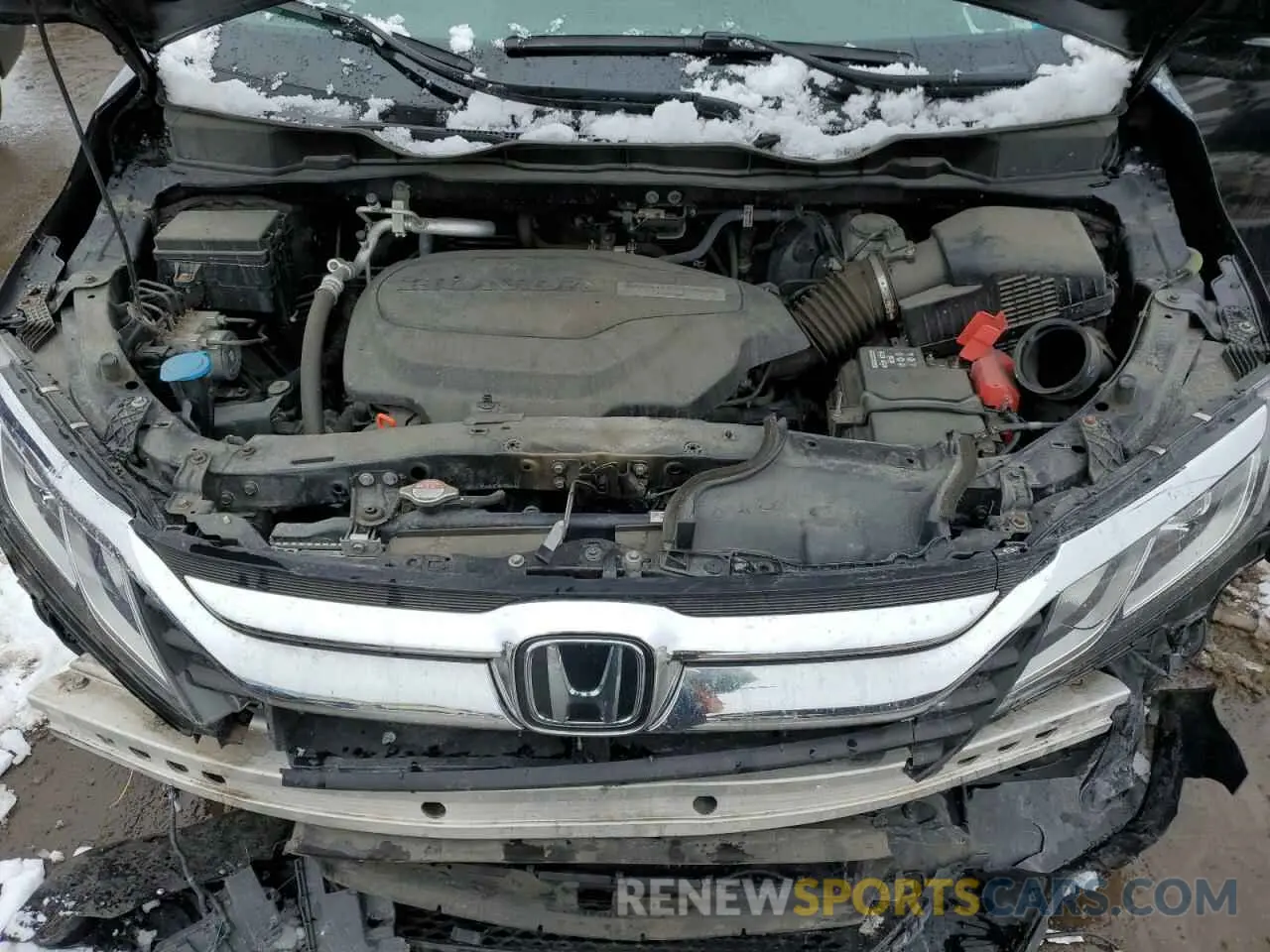 12 Photograph of a damaged car 5FNRL6H52LB051555 HONDA All Models 2020