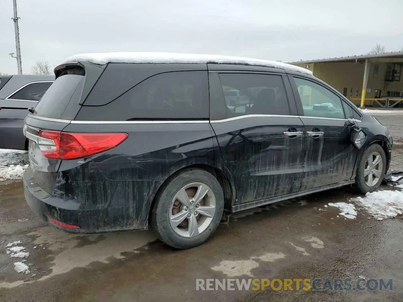 3 Photograph of a damaged car 5FNRL6H52LB051555 HONDA All Models 2020