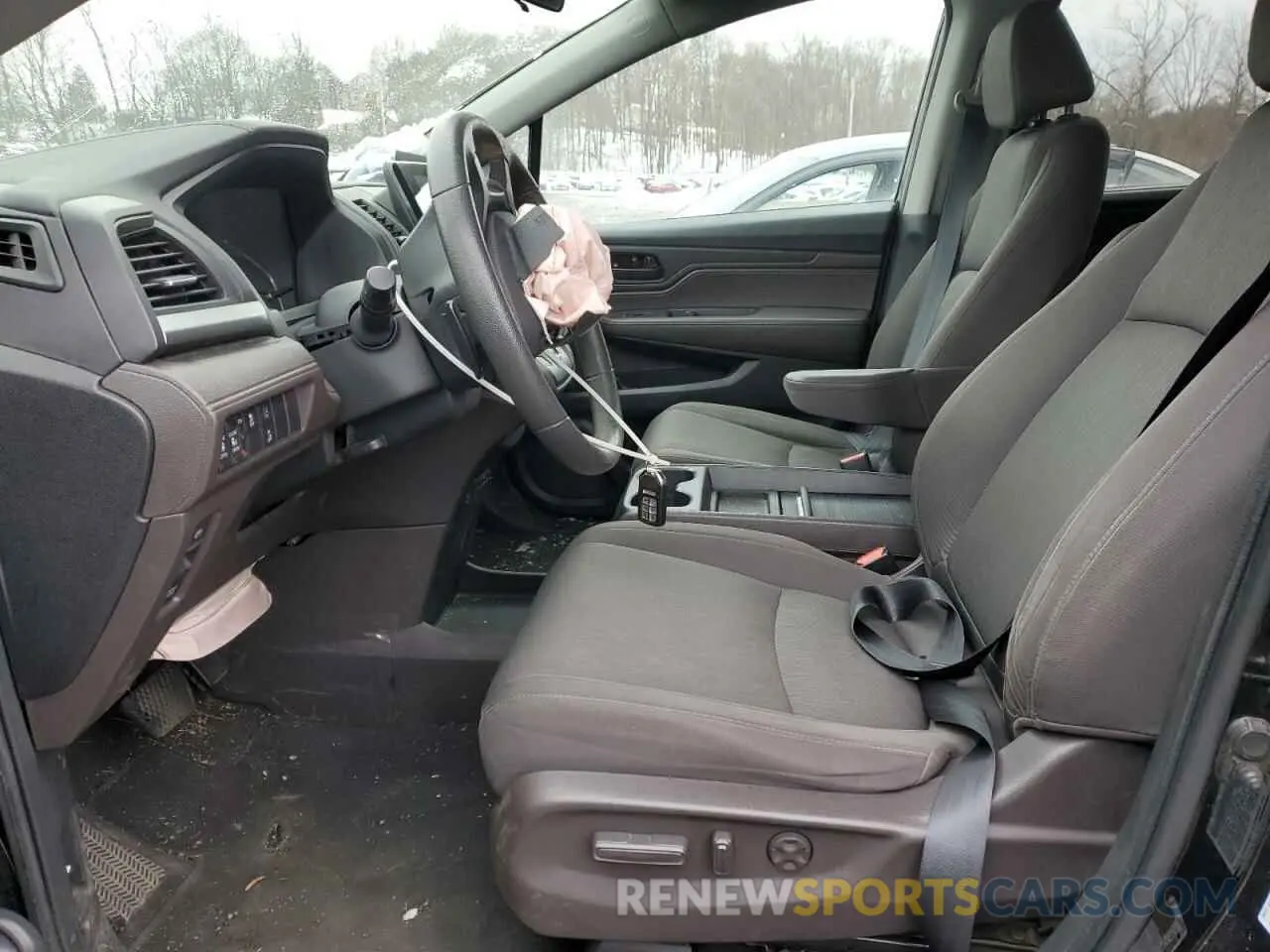 7 Photograph of a damaged car 5FNRL6H52LB051555 HONDA All Models 2020