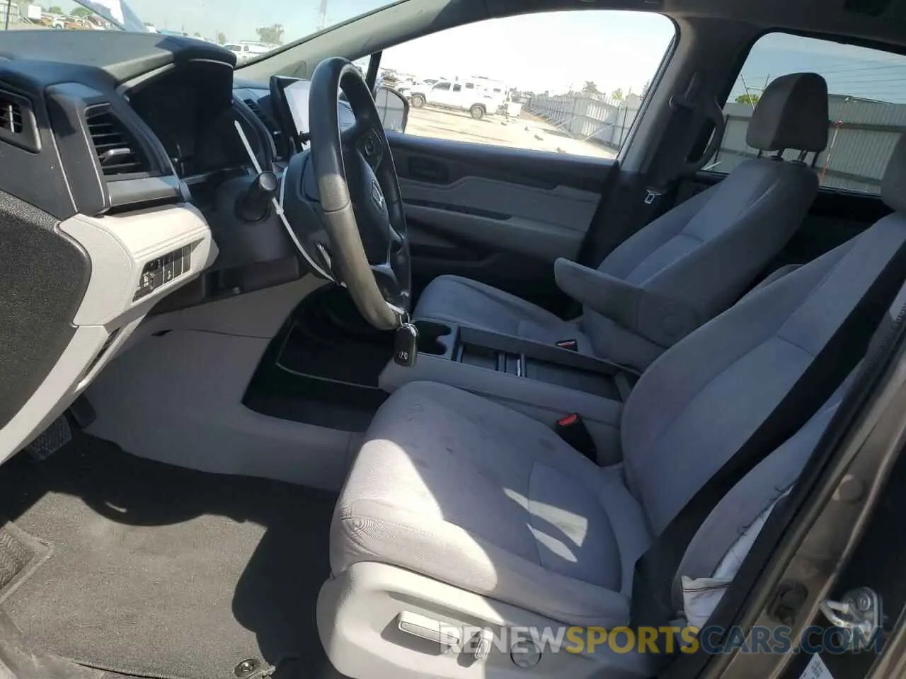 7 Photograph of a damaged car 5FNRL6H59LB017323 HONDA All Models 2020