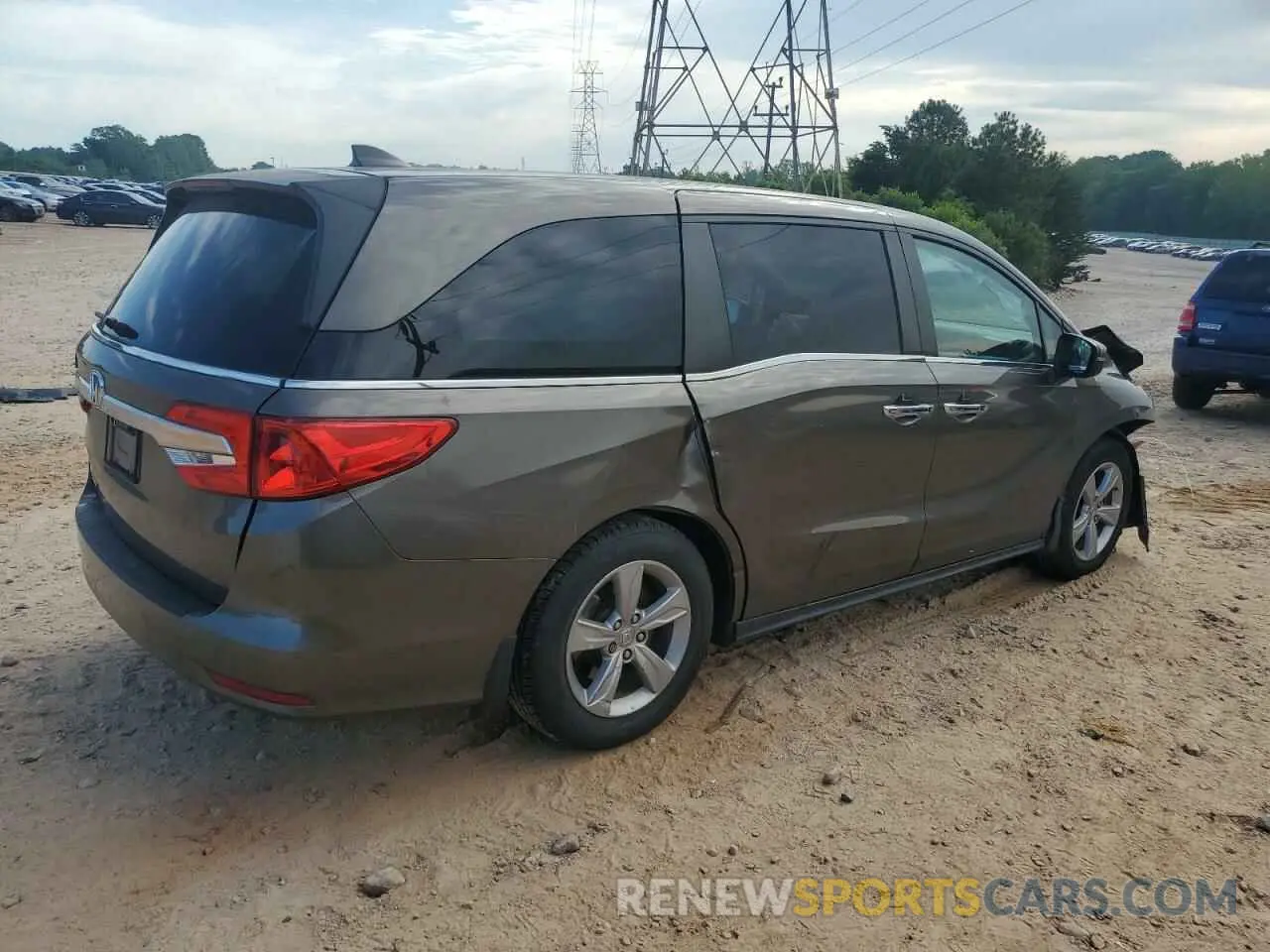 3 Photograph of a damaged car 5FNRL6H5XLB012518 HONDA All Models 2020