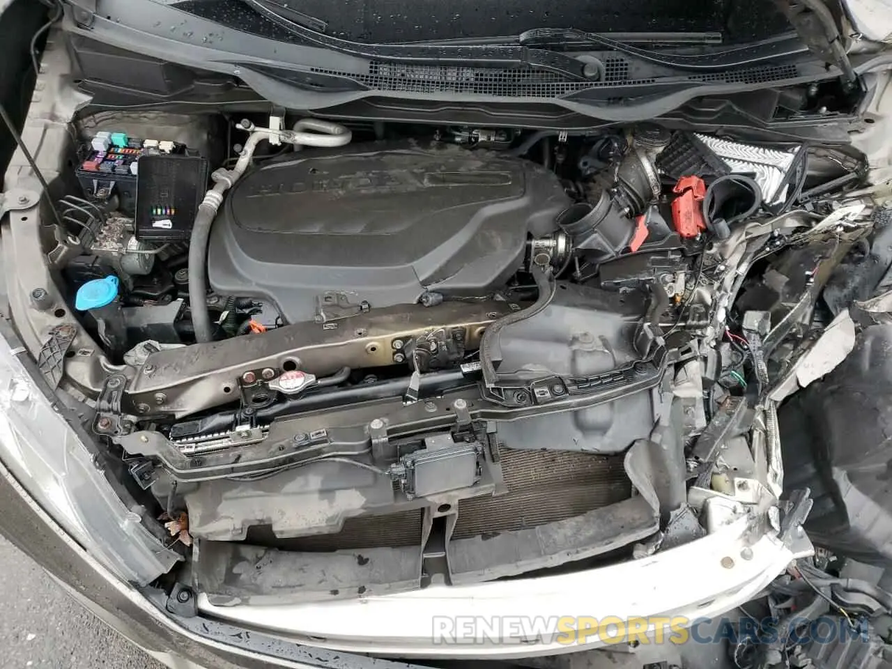 12 Photograph of a damaged car 5FNRL6H70LB070221 HONDA All Models 2020
