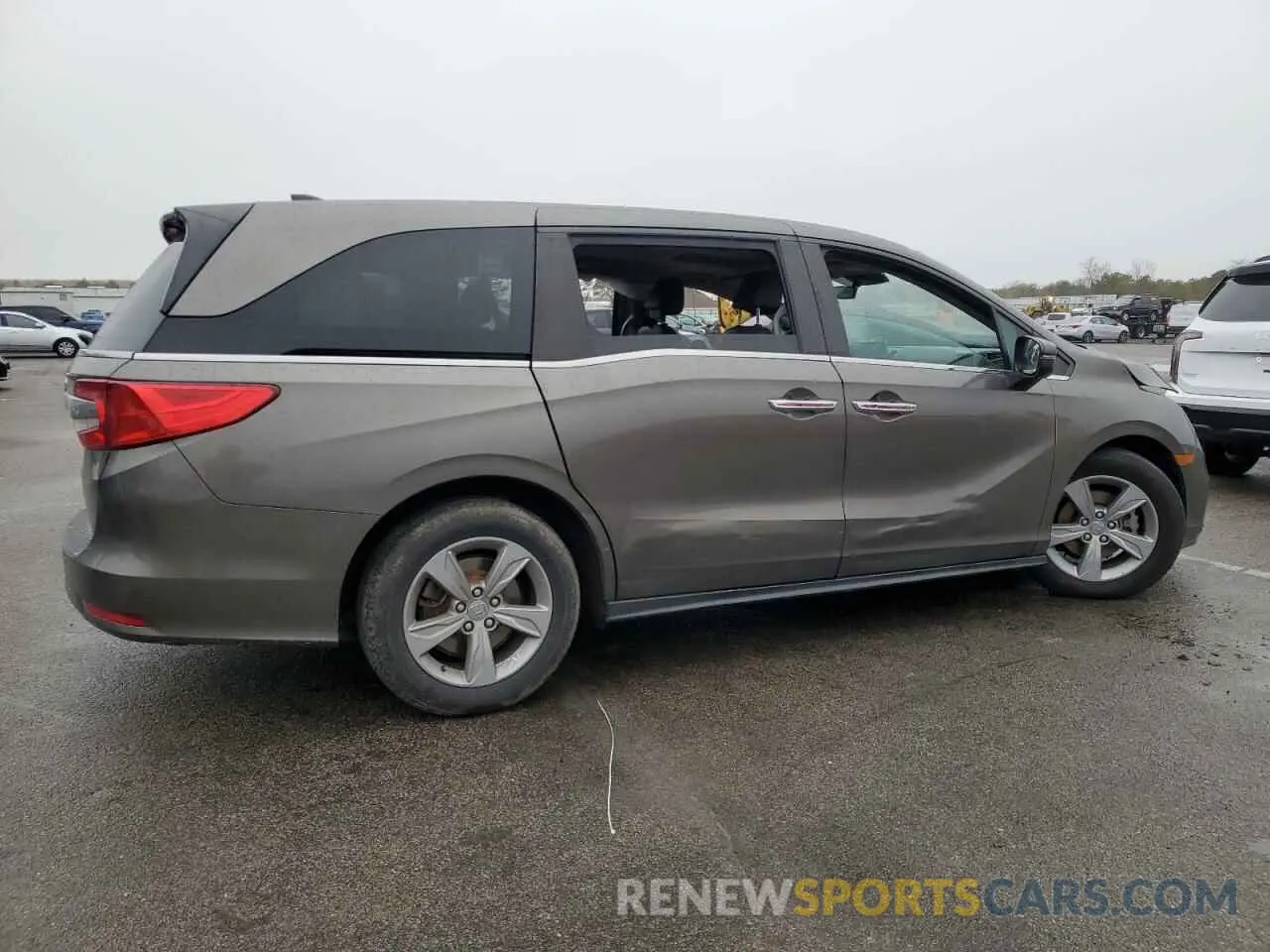 3 Photograph of a damaged car 5FNRL6H70LB070221 HONDA All Models 2020