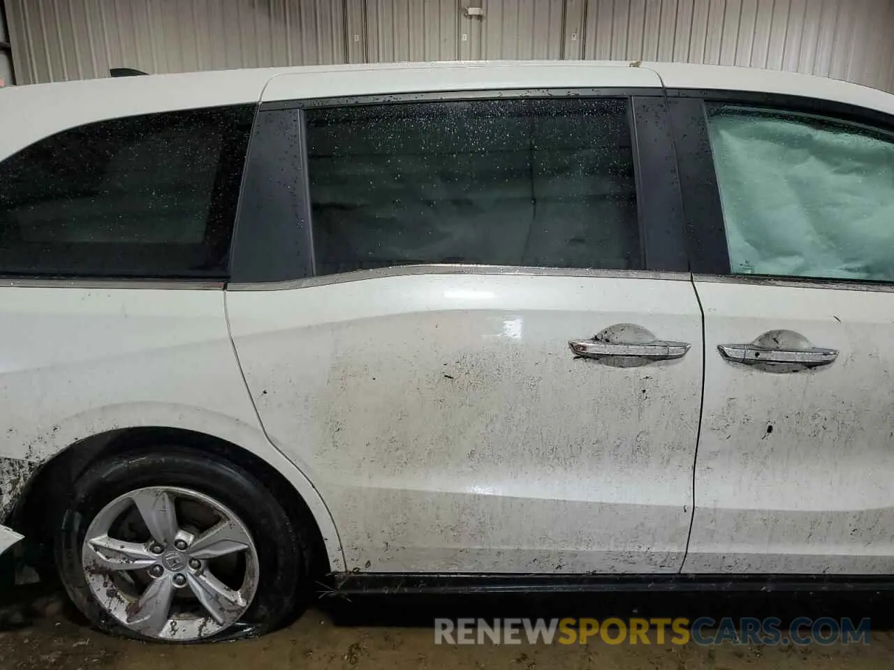 11 Photograph of a damaged car 5FNRL6H71LB021299 HONDA All Models 2020