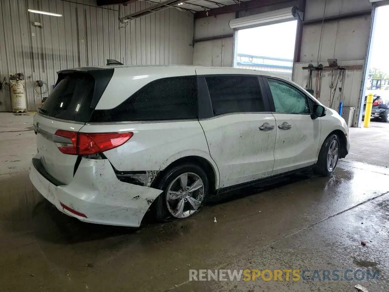 3 Photograph of a damaged car 5FNRL6H71LB021299 HONDA All Models 2020