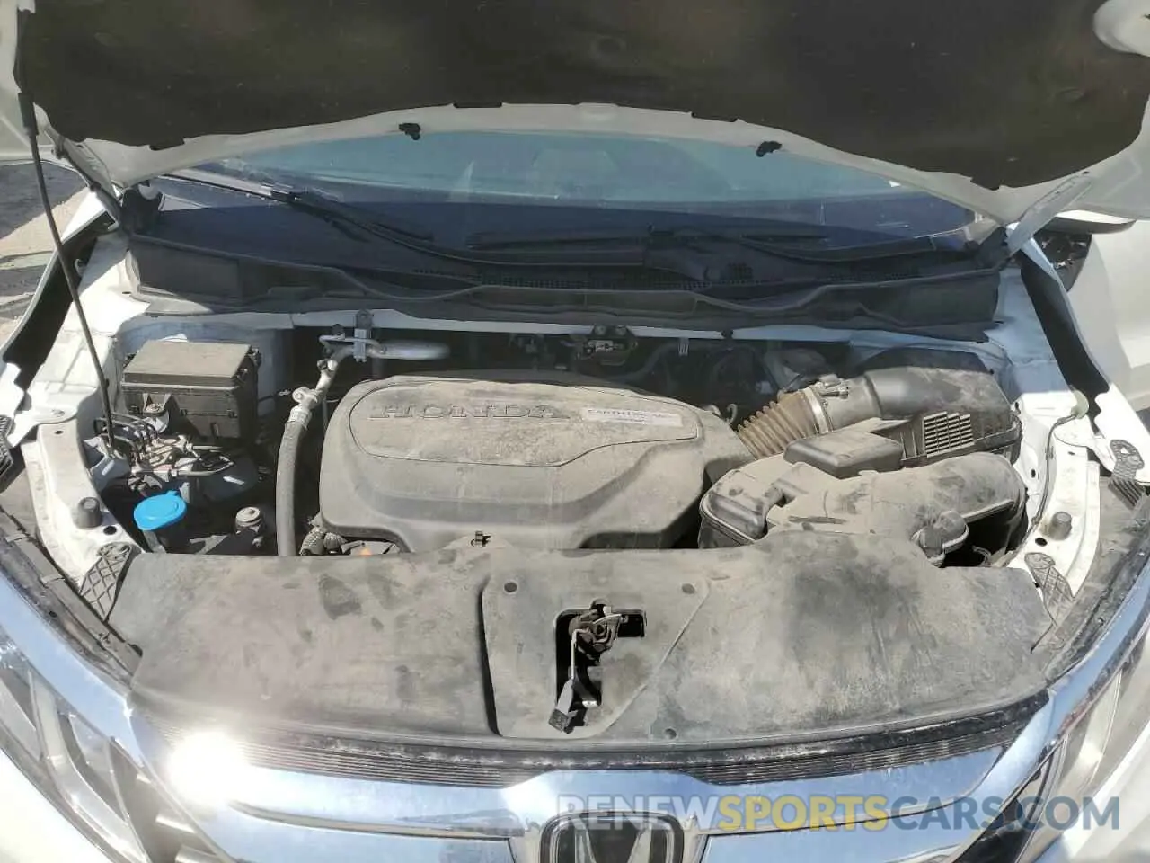 13 Photograph of a damaged car 5FNRL6H71LB069045 HONDA All Models 2020