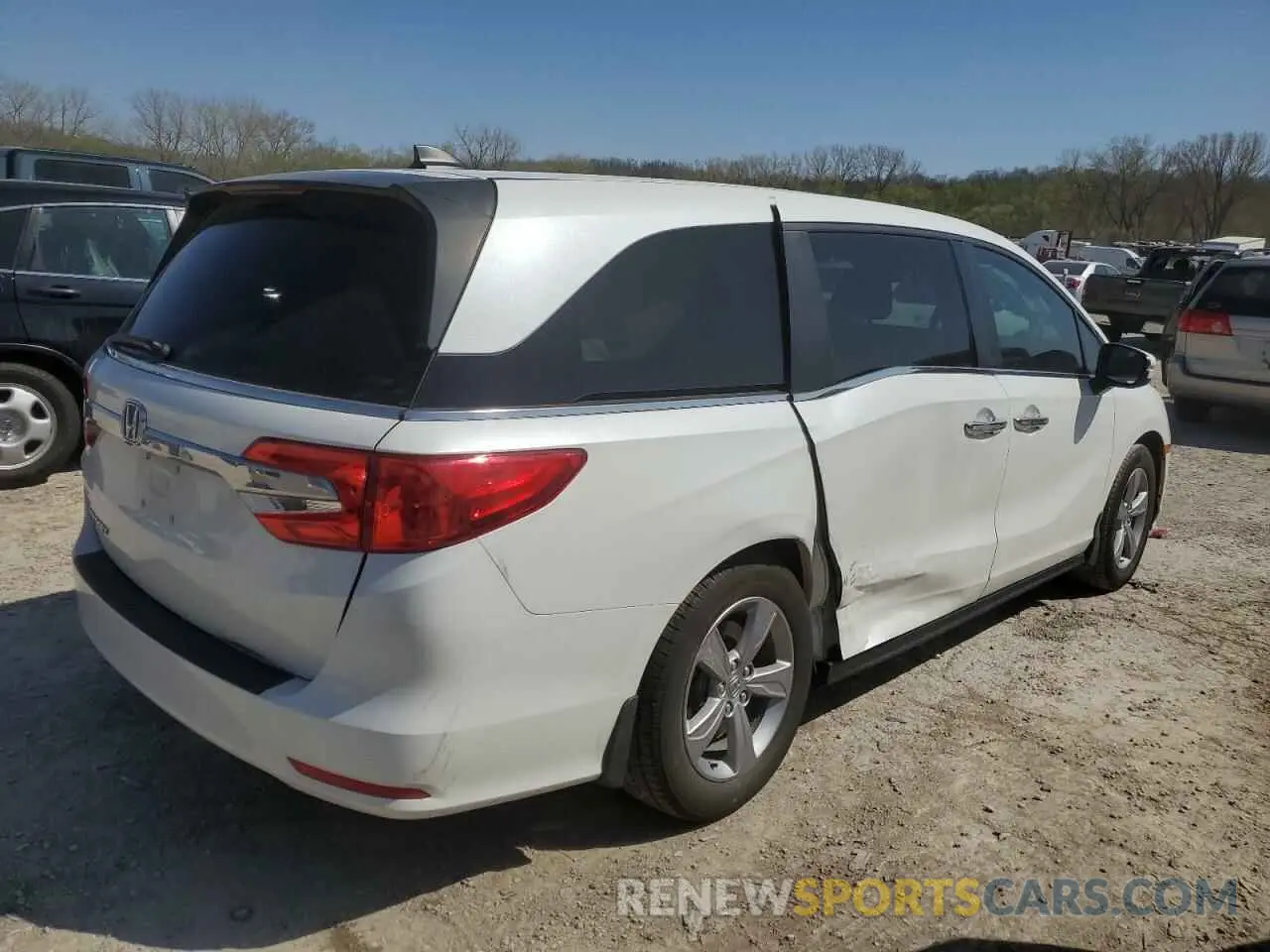 3 Photograph of a damaged car 5FNRL6H71LB069045 HONDA All Models 2020