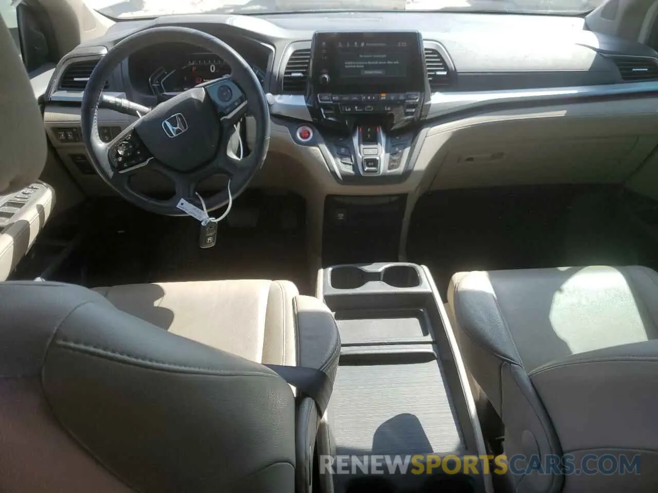 8 Photograph of a damaged car 5FNRL6H71LB069045 HONDA All Models 2020