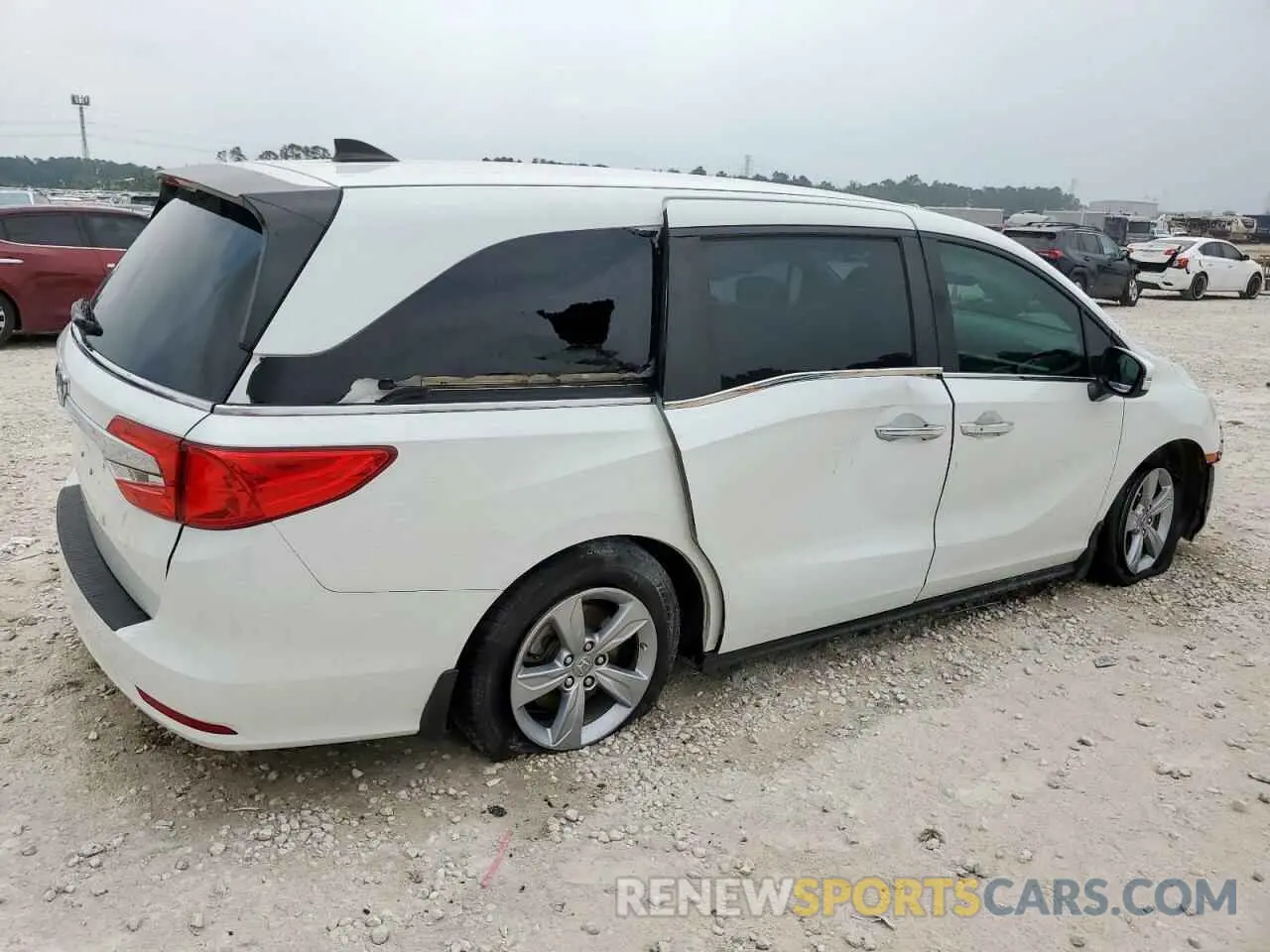 3 Photograph of a damaged car 5FNRL6H73LB047922 HONDA All Models 2020