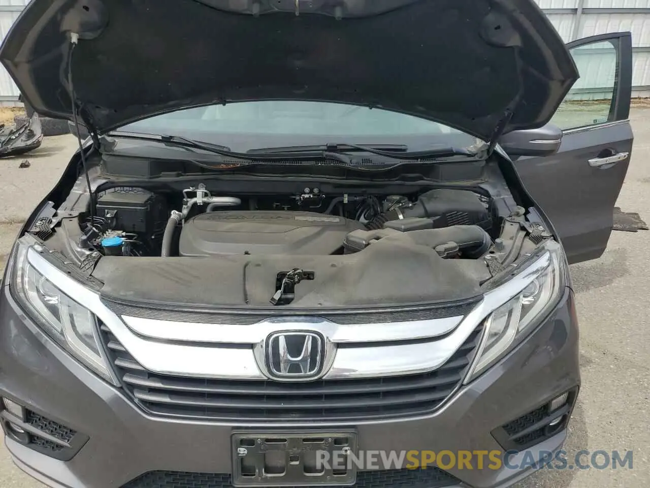 12 Photograph of a damaged car 5FNRL6H76LB051138 HONDA All Models 2020