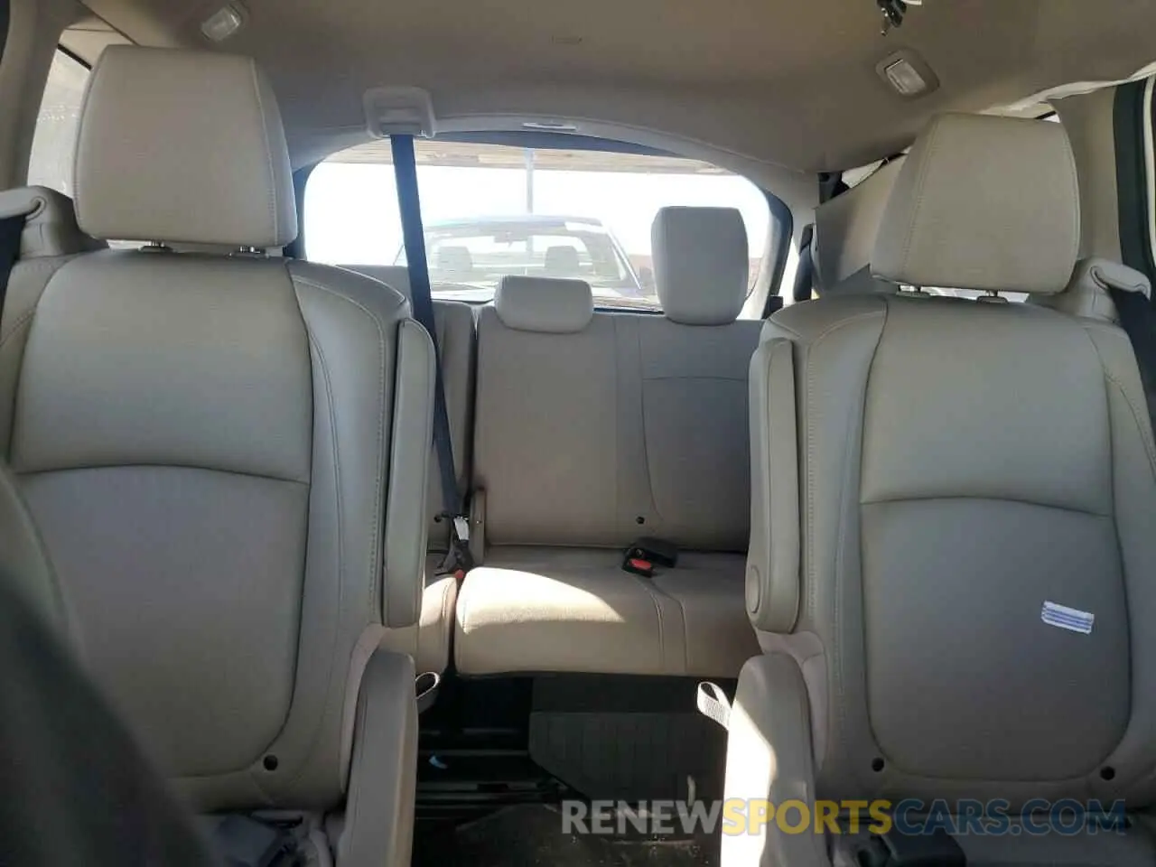 10 Photograph of a damaged car 5FNRL6H76LB060793 HONDA All Models 2020