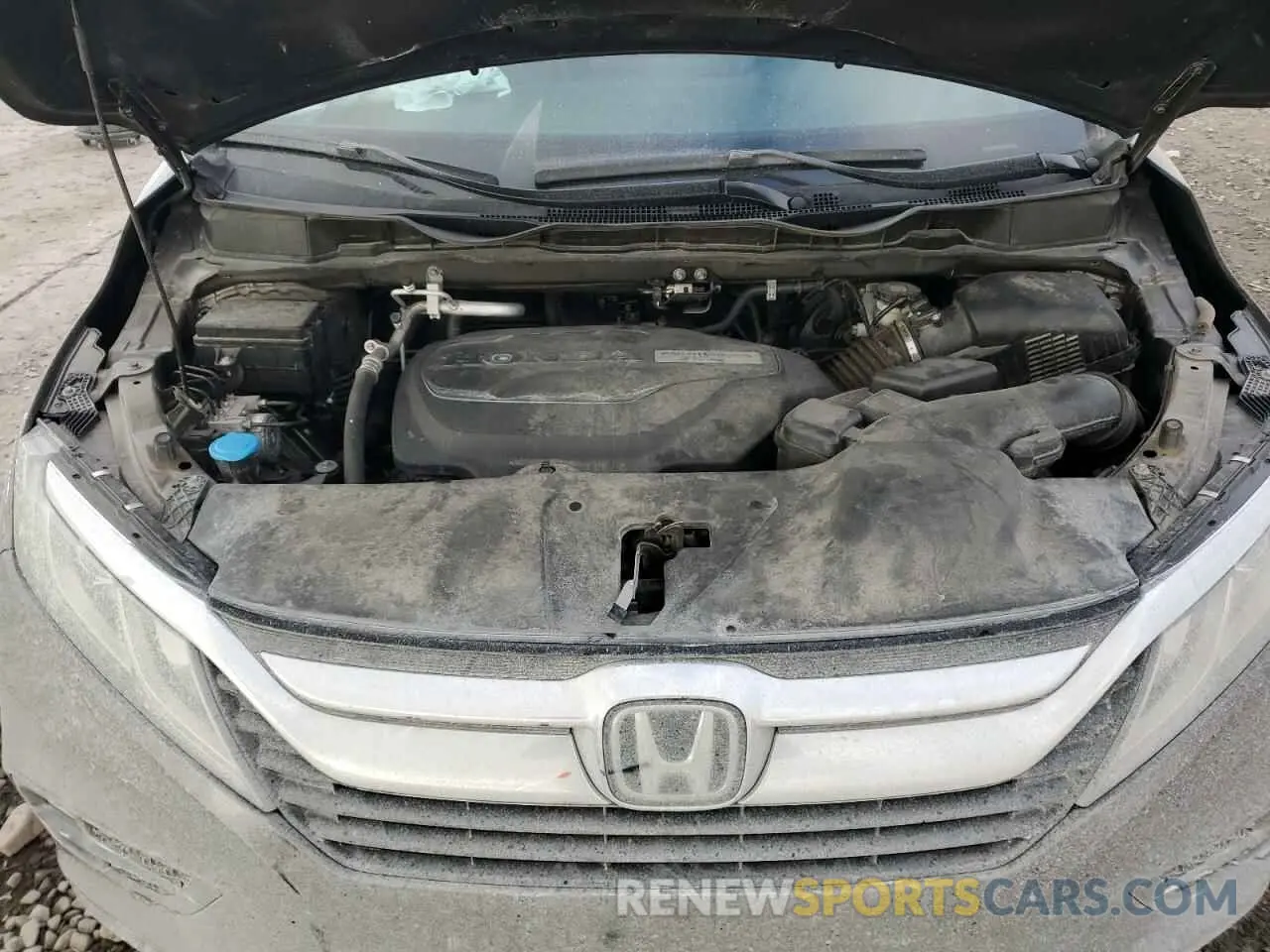 13 Photograph of a damaged car 5FNRL6H77LB027558 HONDA All Models 2020