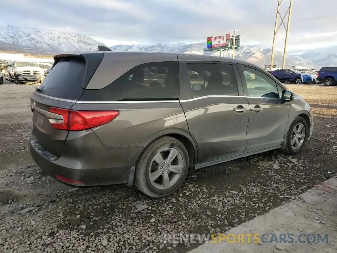 3 Photograph of a damaged car 5FNRL6H77LB027558 HONDA All Models 2020