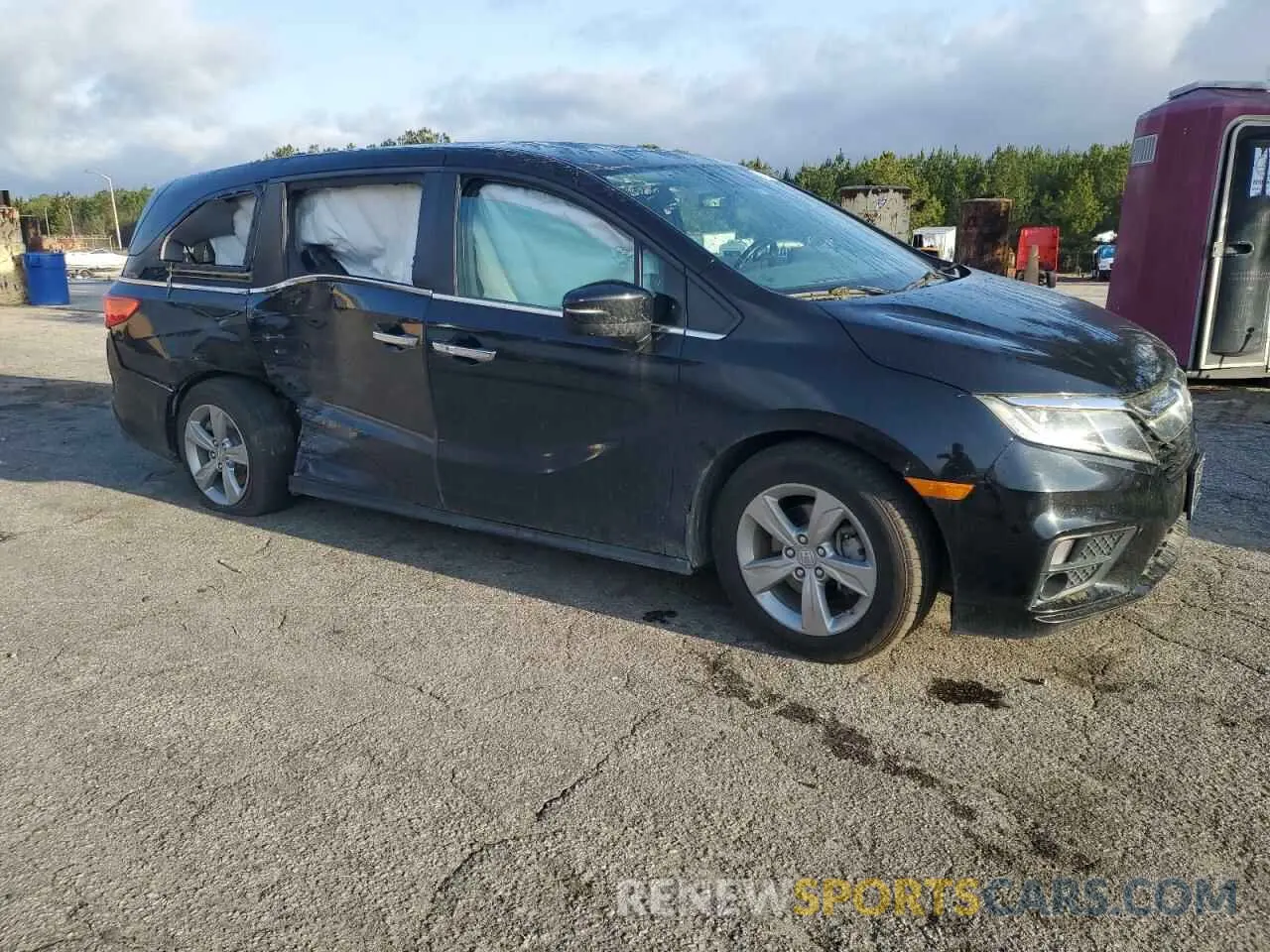 4 Photograph of a damaged car 5FNRL6H78LB050556 HONDA All Models 2020