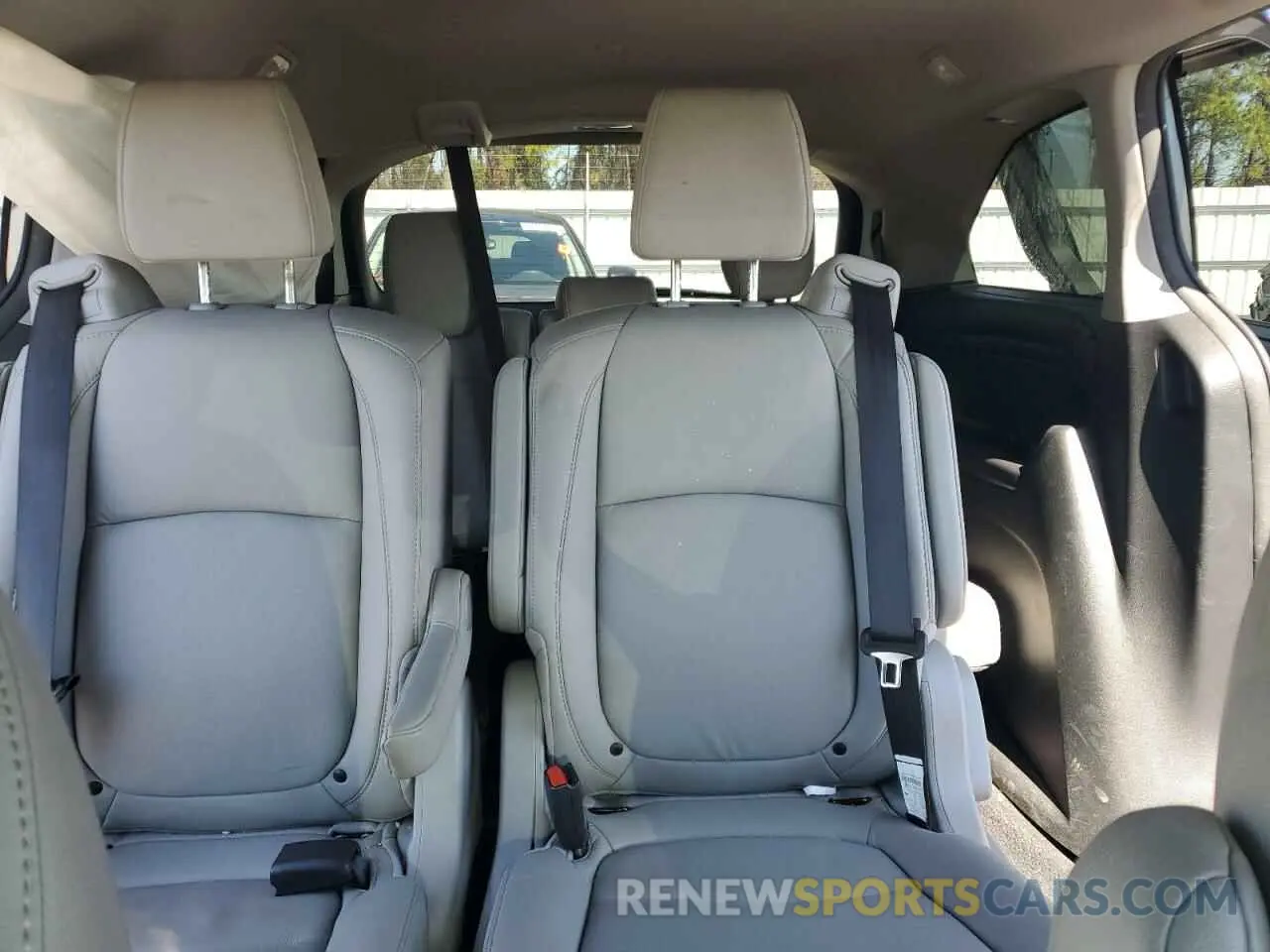 10 Photograph of a damaged car 5FNRL6H78LB072721 HONDA All Models 2020