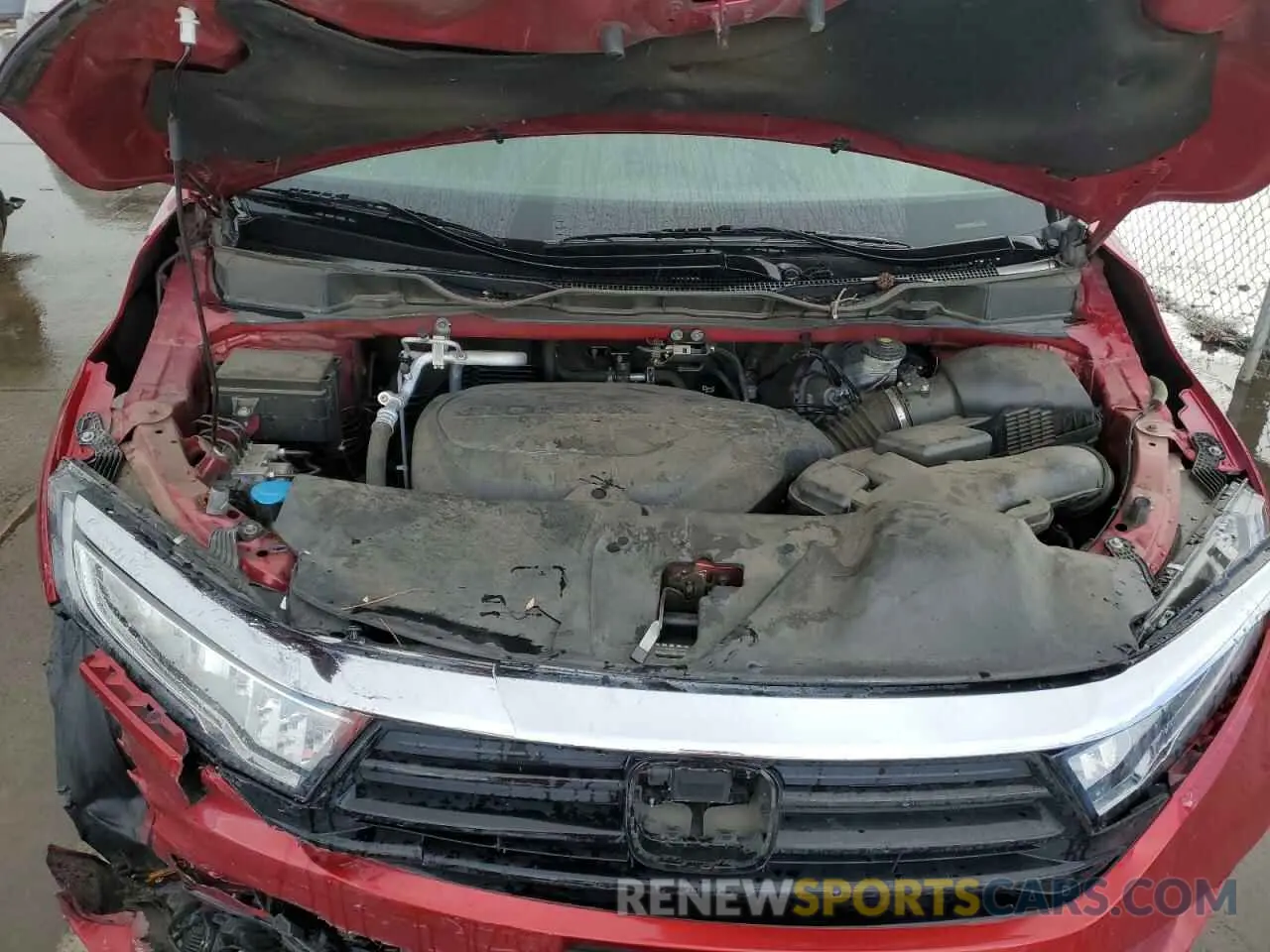 12 Photograph of a damaged car 5FNRL6H71NB005557 HONDA All Models 2022