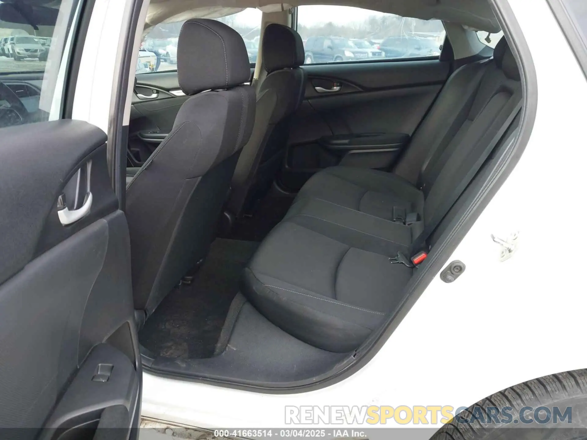 8 Photograph of a damaged car 19XFC1F30KE015570 HONDA CIVIC 2019
