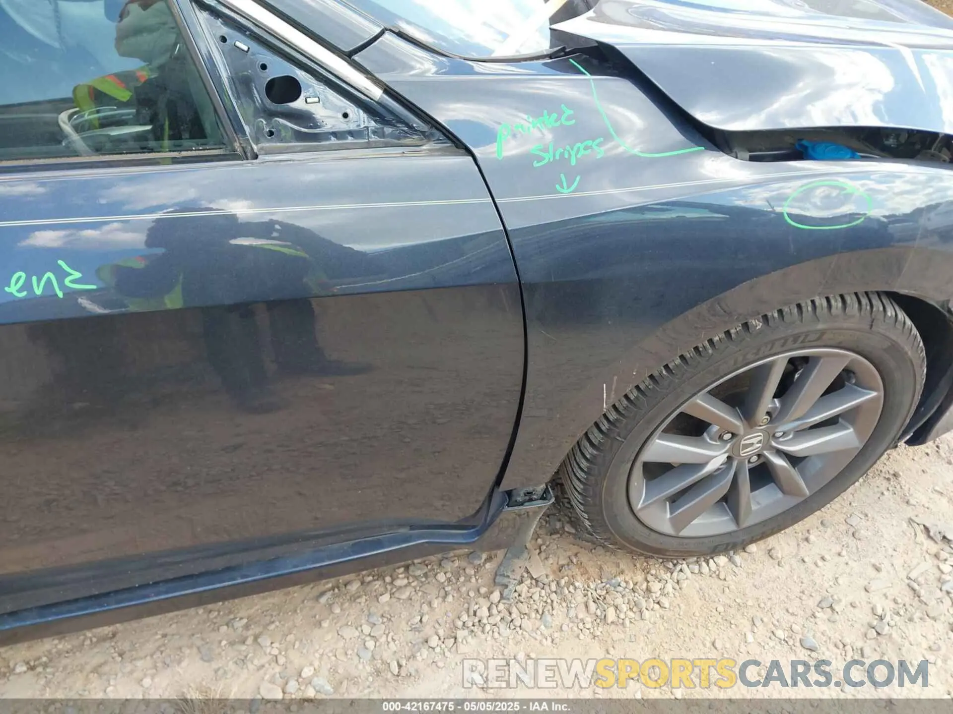18 Photograph of a damaged car 19XFC1F30KE018579 HONDA CIVIC 2019