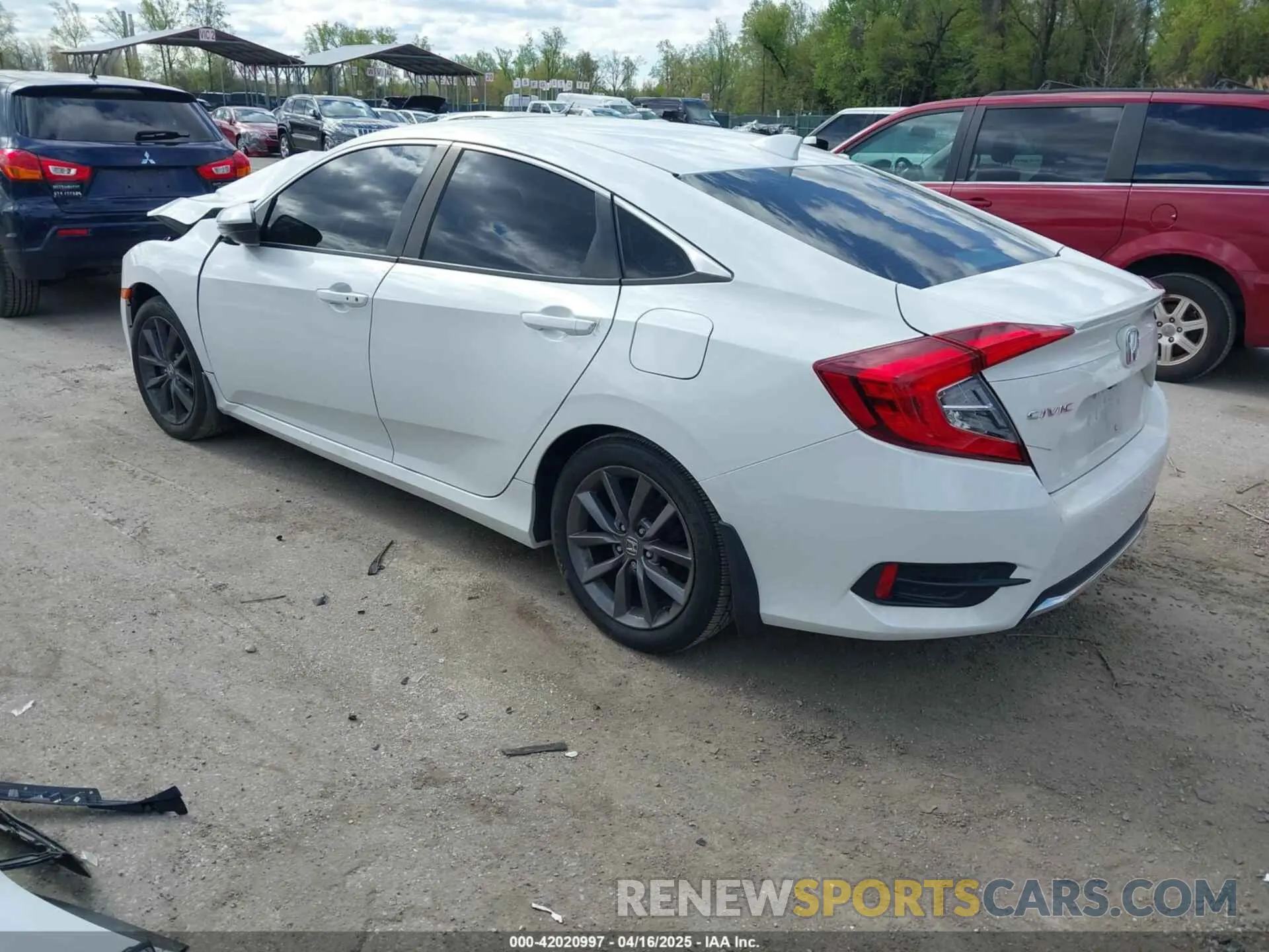 3 Photograph of a damaged car 19XFC1F30KE208186 HONDA CIVIC 2019