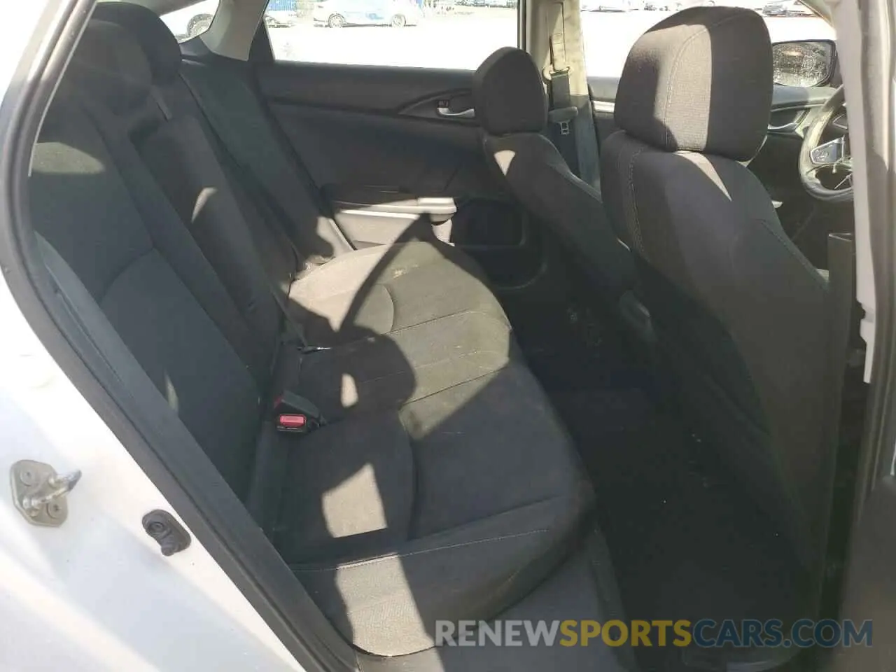 10 Photograph of a damaged car 19XFC1F30KE208270 HONDA CIVIC 2019