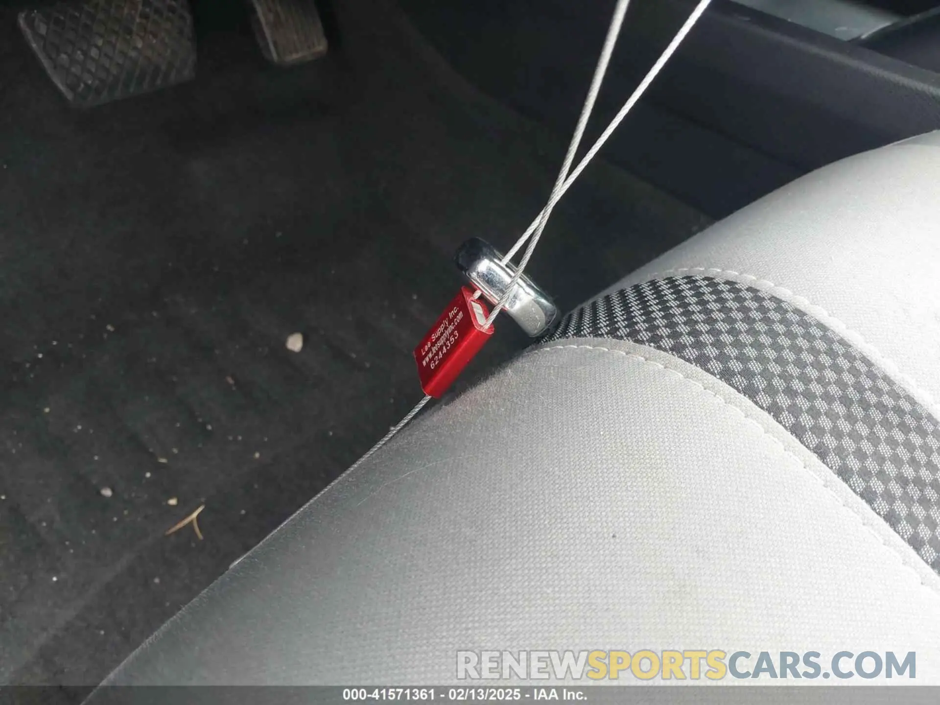 11 Photograph of a damaged car 19XFC1F31KE002777 HONDA CIVIC 2019