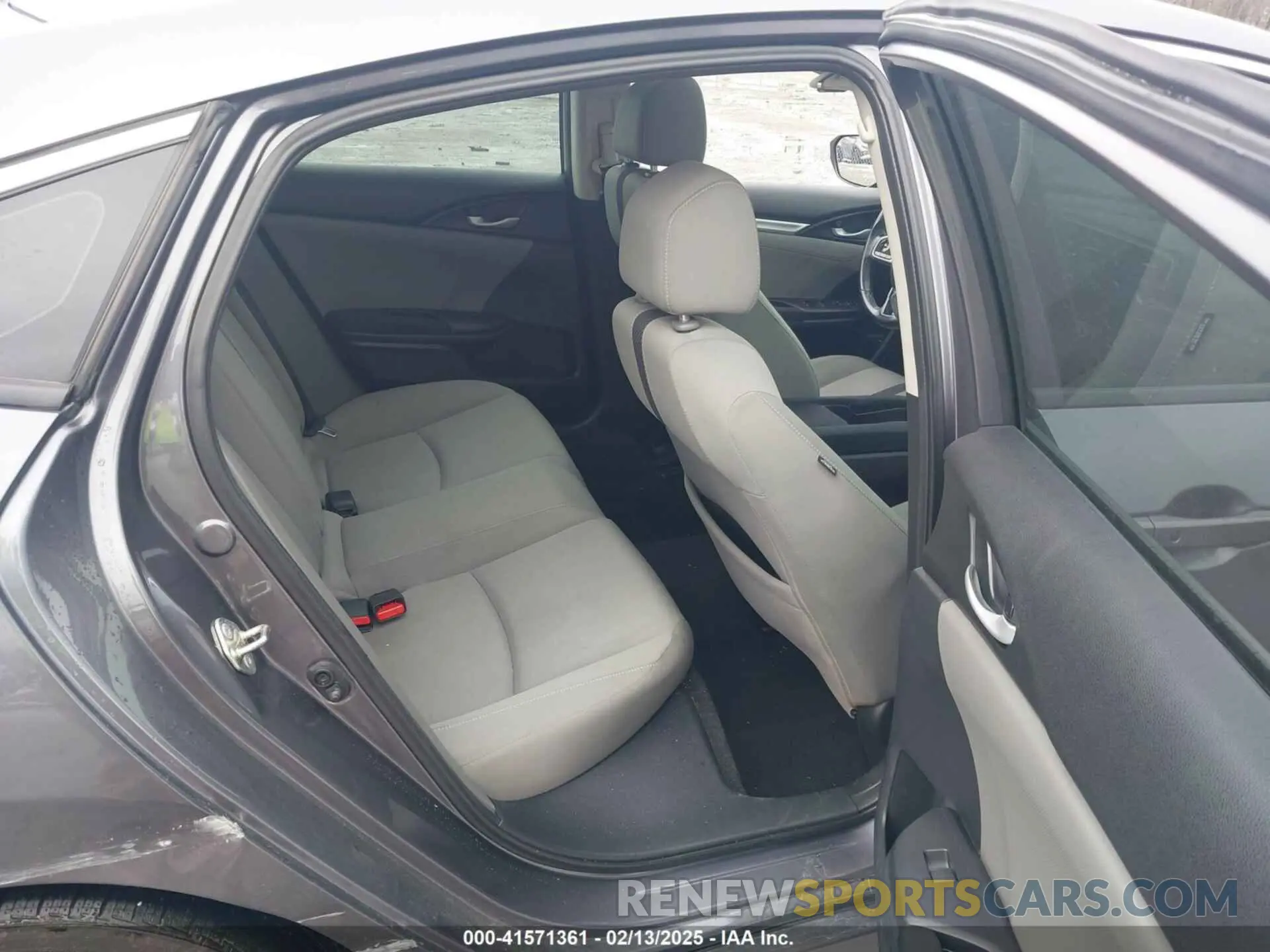 8 Photograph of a damaged car 19XFC1F31KE002777 HONDA CIVIC 2019