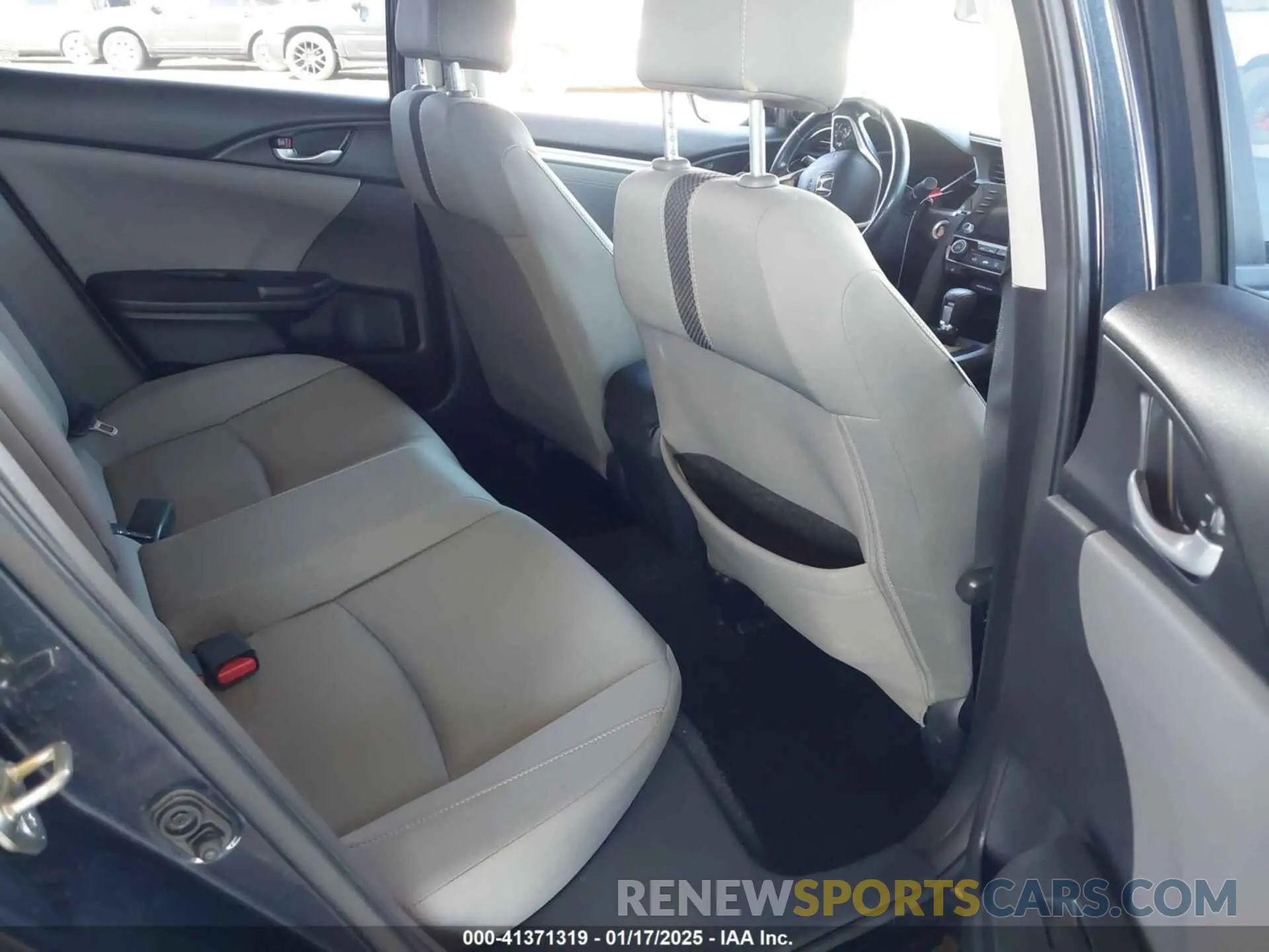 8 Photograph of a damaged car 19XFC1F31KE020339 HONDA CIVIC 2019