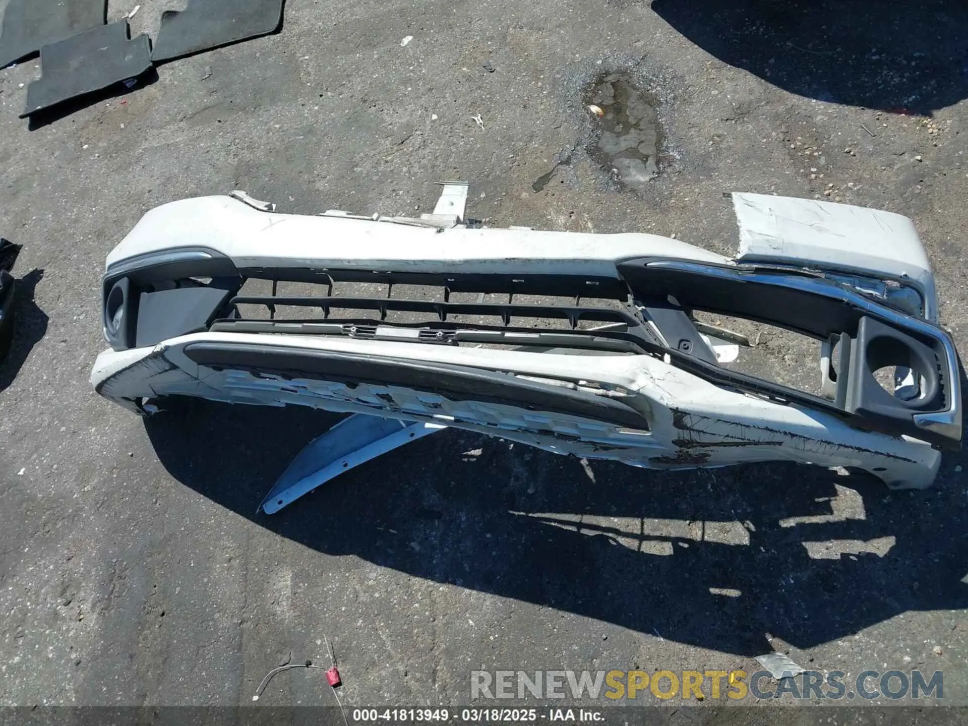 12 Photograph of a damaged car 19XFC1F32KE005154 HONDA CIVIC 2019