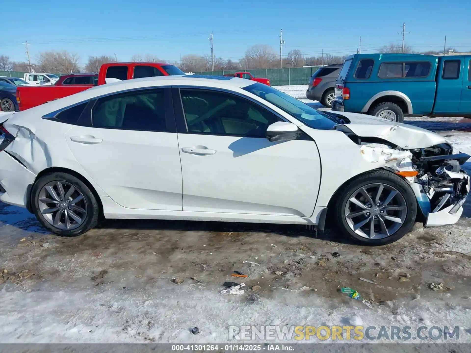 13 Photograph of a damaged car 19XFC1F32KE011696 HONDA CIVIC 2019