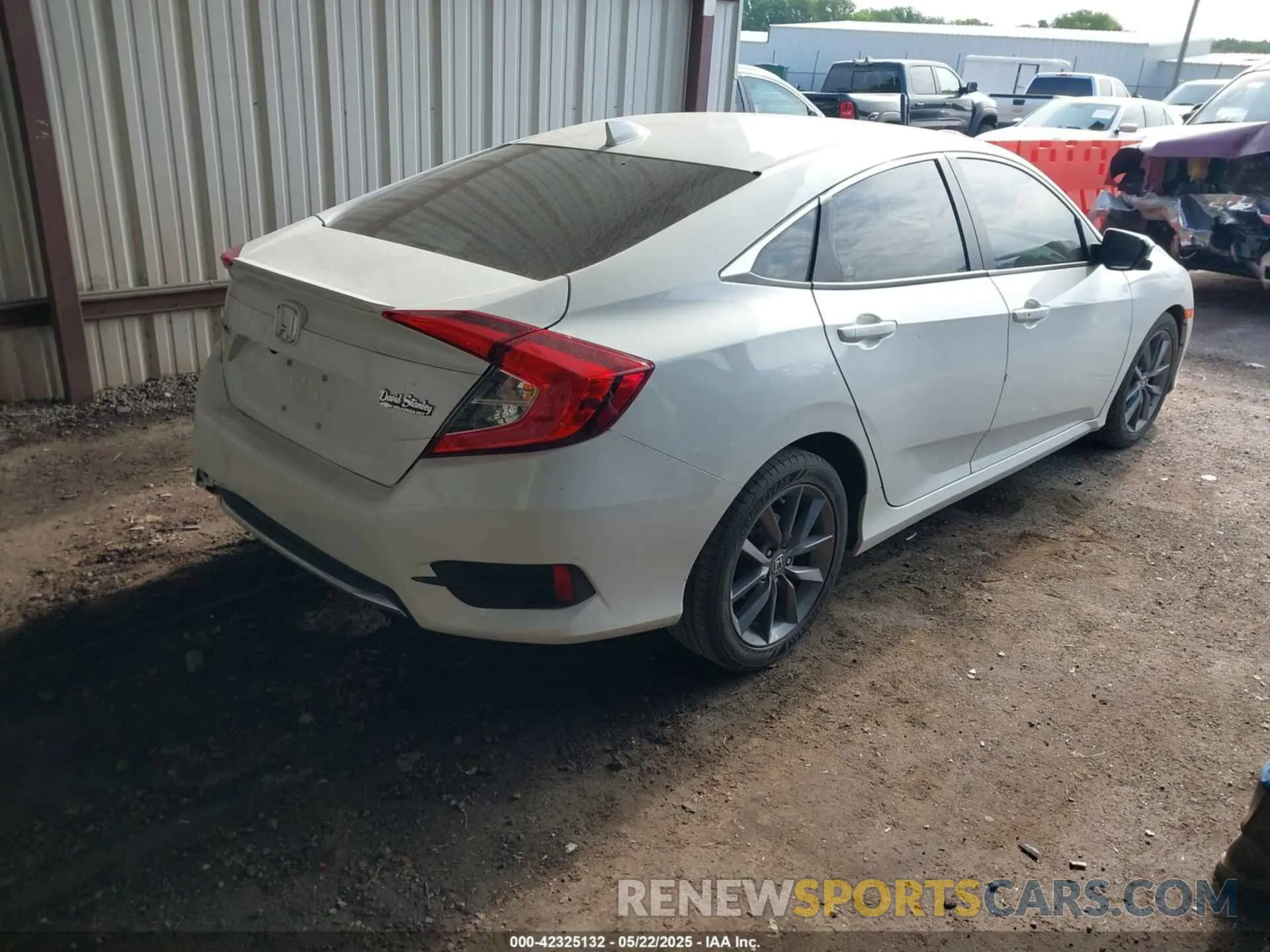 4 Photograph of a damaged car 19XFC1F32KE015439 HONDA CIVIC 2019