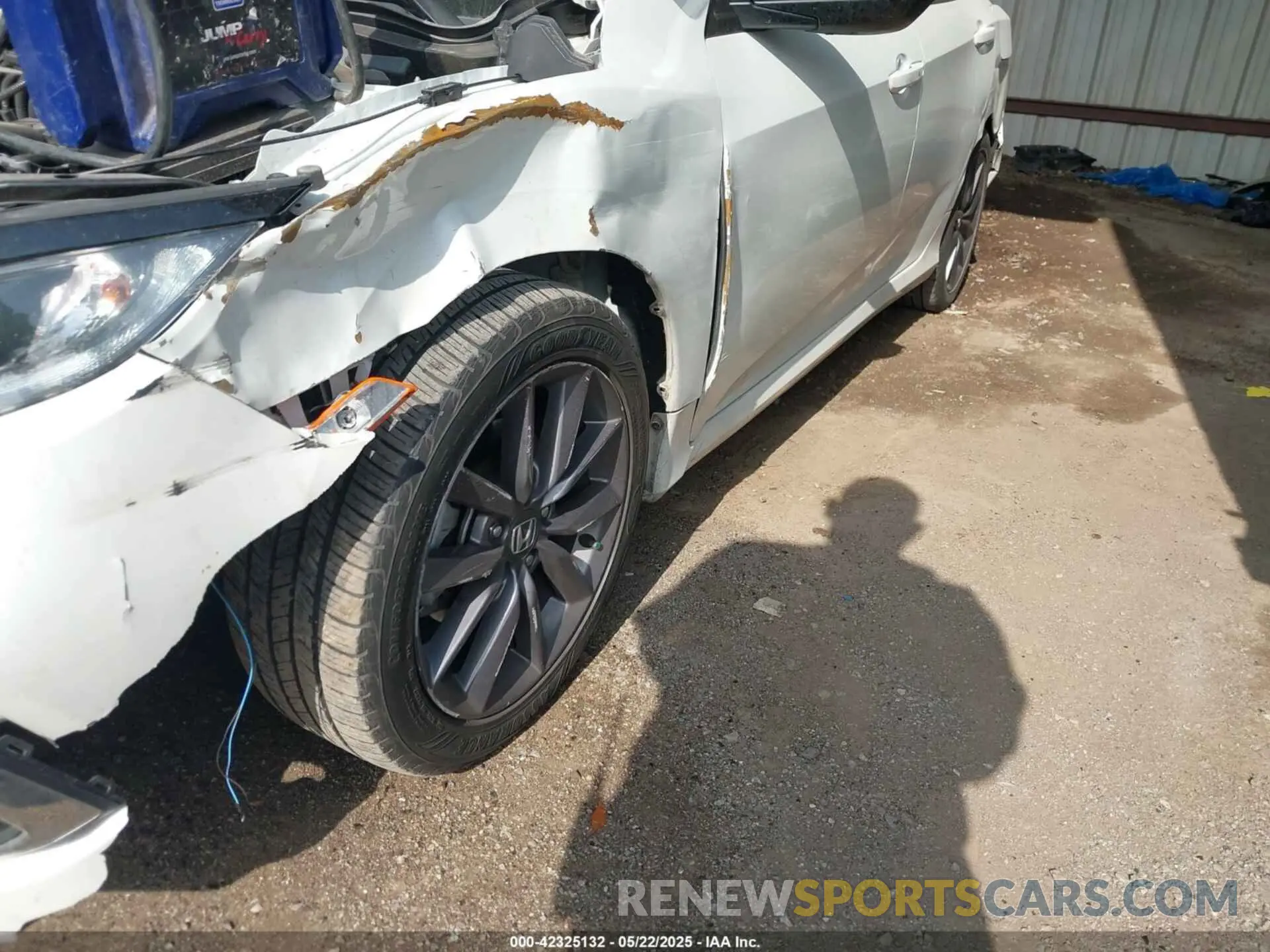 6 Photograph of a damaged car 19XFC1F32KE015439 HONDA CIVIC 2019