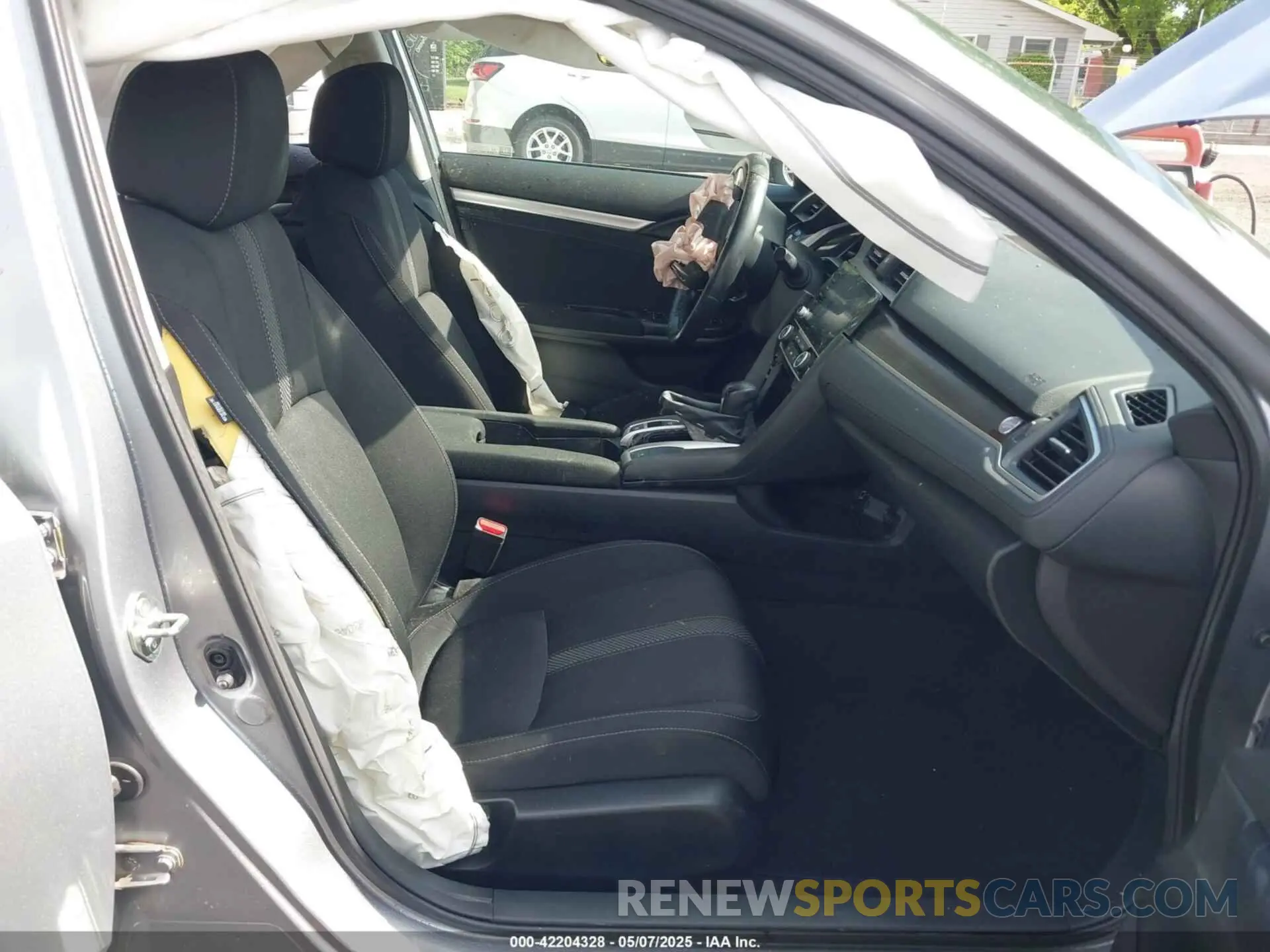 5 Photograph of a damaged car 19XFC1F32KE018924 HONDA CIVIC 2019